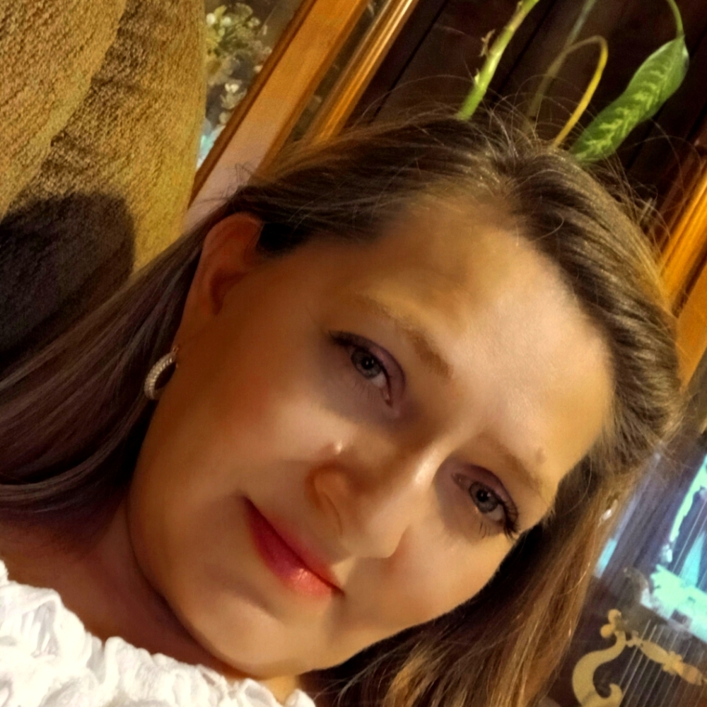 Meet your Posher, Claudia